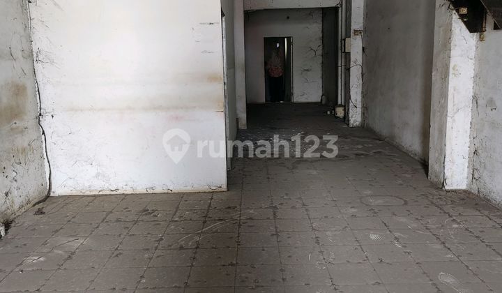 Safe, Comfortable, Flood-Free Warehouse Area