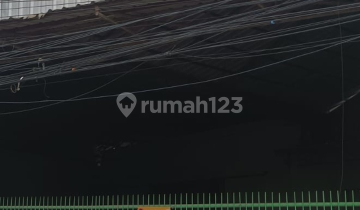 Safe, Comfortable, Flood-Free Warehouse Area