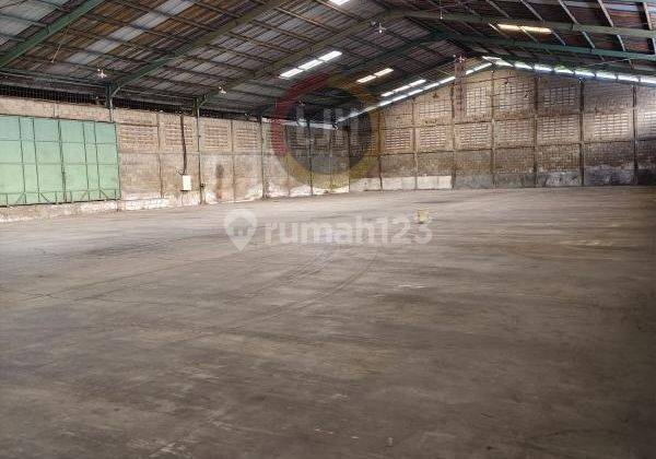 Gudang Siap Pakai di Komplek Pergudangan Citeureup, Cibinong, Bogor. 2
