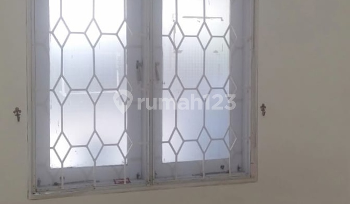 Safe, comfortable, flood-free house