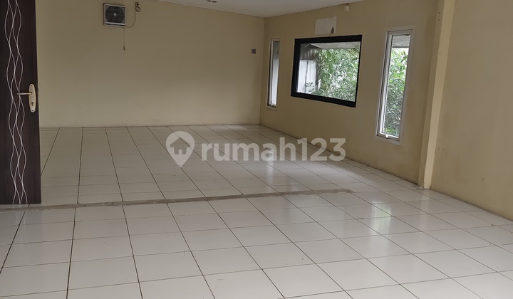 Business Restaurant Location Safe, Comfortable, Flood-Free