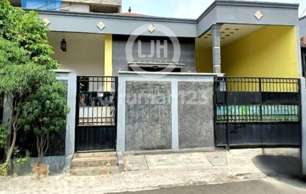 Rumah Cantik Siap Huni di Jakarta Timur. 1