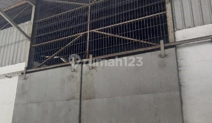 Flood-Free, Ready-to-Live Warehouse.com, Near Gunung Putri Toll Road. Flood-Free, Ready-to-Live Warehouse.com, Near Gunung Putri Toll Road.