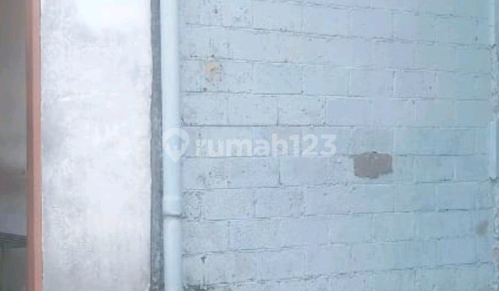 Aman, comfortable, strategic warehouse, flood-free.