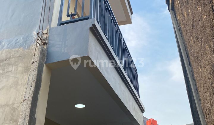 Rumah Baru 2 Lantai Akses Motor Hny 20 Mtr ke Jln Mobil di Condet 2
