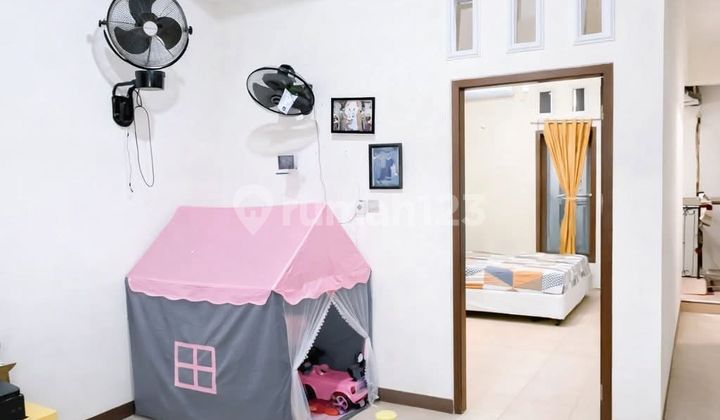 Secondary 2-Storey House, Cheap, Well-Maintained, Neat in Setu Cipayung 2