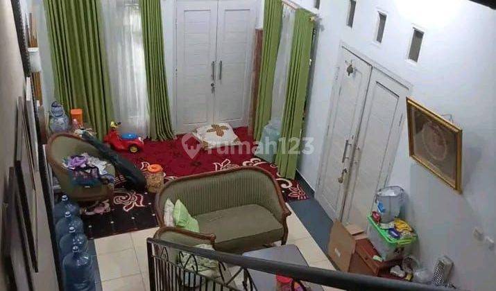 DI JUAL MURAH DAN CEPAT RUMAH 2 LANTAI DALAM KOMPLEK RUMAH BAGUS KUAT DAN BISA KPR LOKASI DI KALISARI JAKTIM  2