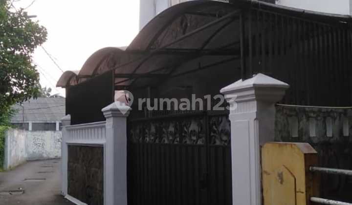Rumah 2 Lantai Bagus Kuat Akses Mobil Murah di Condet Jaktim Rumah 2 Lantai Bagus Kuat Akses Mobil Murah di Condet Jaktim