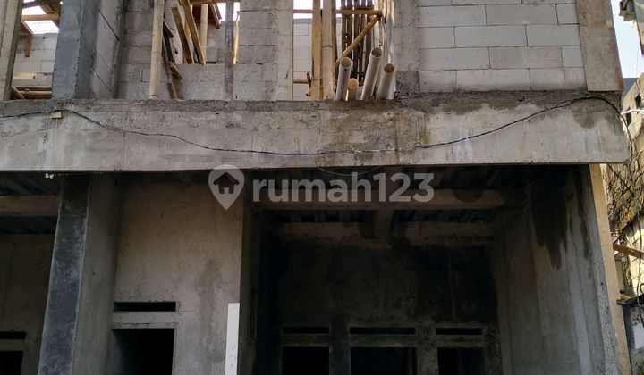 Rumah Baru Murah Dua Lantai Dlm Komplek Akses Mobil di Condet Rumah Baru Murah Dua Lantai Dlm Komplek Akses Mobil di Condet