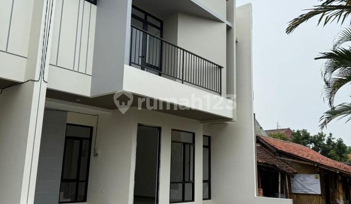 New 2-Story House in a Cluster Behind Aeon Mall Tanjung Brt. New 2-Story House in a Cluster Behind Aeon Mall Tanjung Brt.