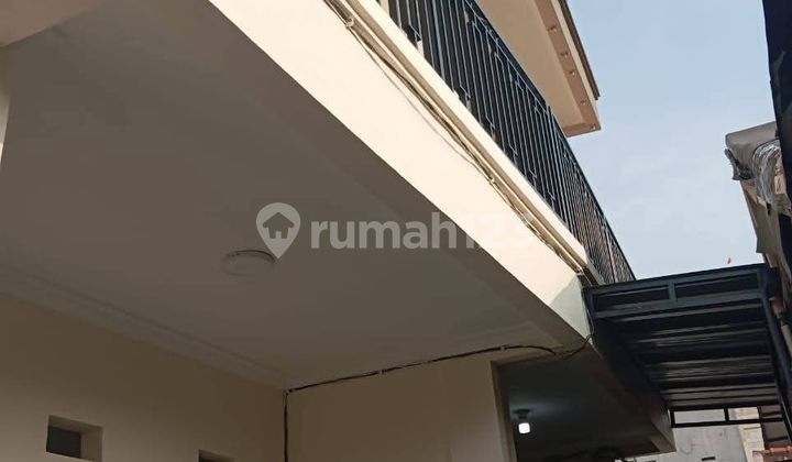 Rumah Baru 2 Lantai Akses Motor Hny 20 Mtr ke Jln Mobil di Condet
