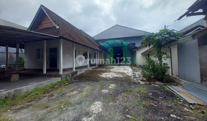 Gudang di Raya ida bagus mantra ketewel 7