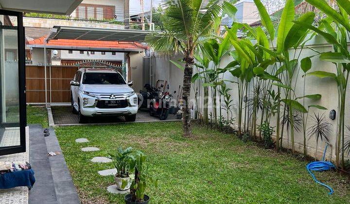 House For Lease With Garden at Renon Denpasar 1