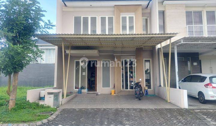 Rumah Minimalis Siap Huni 3+1 Kamar di Royal Residence, Surabaya 1