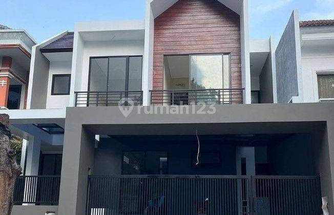 Rumah Minimalis Modern, 4+1 Kt, Graha Famili, Surabaya Baru 1