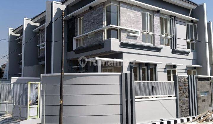 Rumah 2 Lantai Baru Unfurnished SHM di Nginden, Surabaya 1