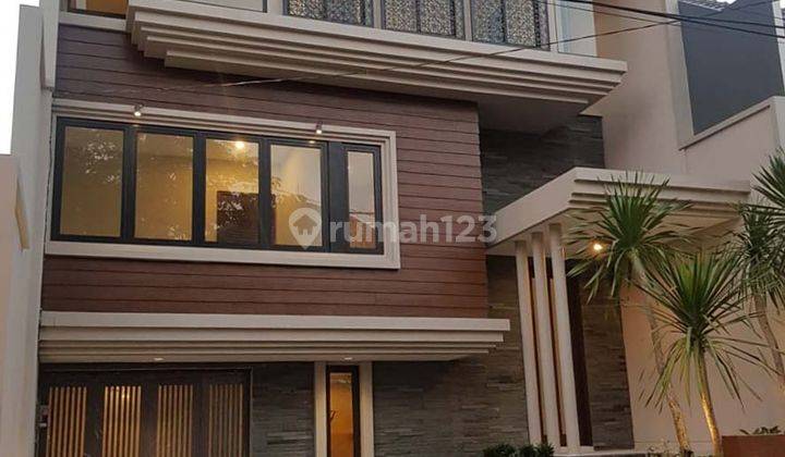 Rumah 2 Lantai Bagus Unfurnished SHM di Galaxy Bumi Permai , Surabaya 1