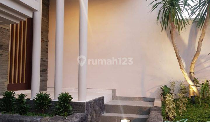 Rumah 2 Lantai Bagus Unfurnished SHM di Galaxy Bumi Permai , Surabaya 2