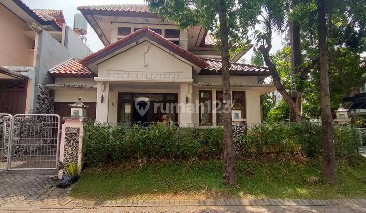 Dijual Rumah Graha Famili, Surabaya - 3+1 KT, 225 m2 Luas Tanah 2