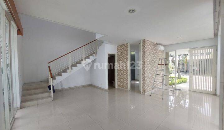 Dijual /Disewakan Rumah Minimalis di The Pakuwon Indah, Surabaya 2