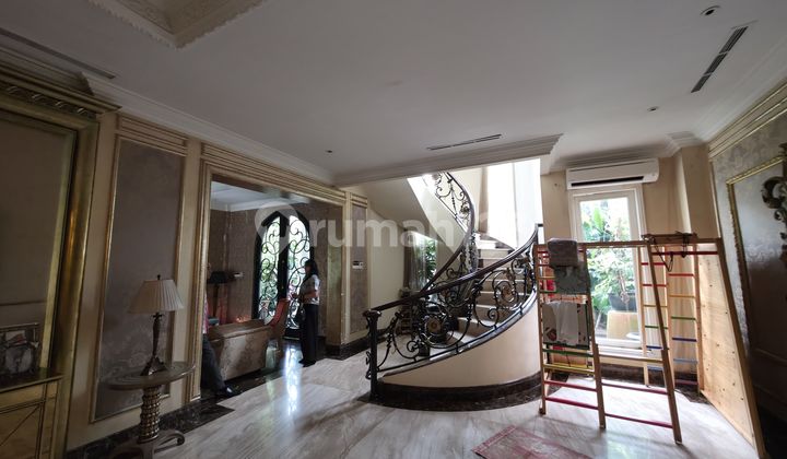 Cheap Luxury House Complete with Swimming Pool, Land Area 395 M2, Jl Tumaris Near Cipete, Fatmawati Hospital, Pondok Indah, South Jakarta, Below Market Price