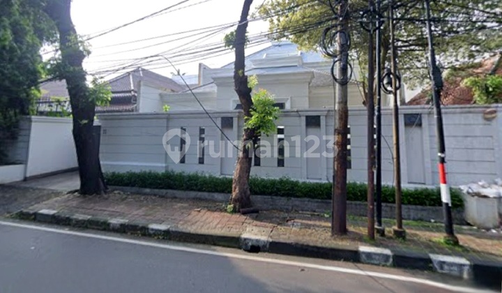 Rarely Available, Affordable Menteng House with Complete Swimming Pool on Jl Cimahi, Land Area 754 m², Near MRT Central Jakarta, Below Market Price