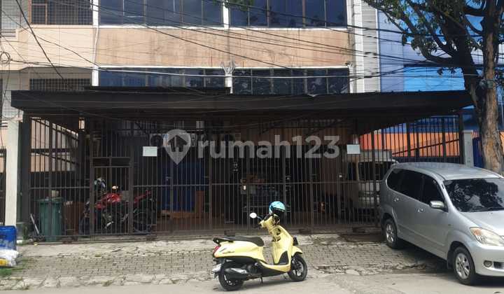VERY CHEAP 2 Adjacent Shophouses GREEN GARDEN Land 278m2 for the Price of 1 Shophouse Kedoya Utara Kebon Jeruk West Jakarta Below Market Price Rare Opportunity 2