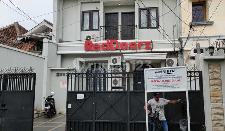 Cheap SALE RedDoorz Hotel House Near Gandaria City Mall, 141 m2 Land, Yado 5 Street, North Gandaria, Kebayoran Baru, South Jakarta, Below Market Price, Suitable for Boarding Business 2