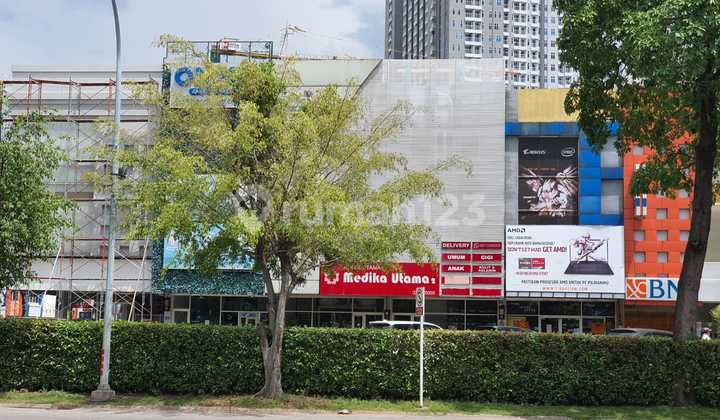  Ruko 3 Lantai di East Coas Hadap Jalan Raya Pakuwon City