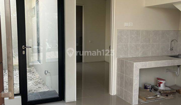 Dijual Rumah Baru Bagus, Northwest Central Surabaya 2