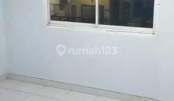 Disewa Rumah Siap Huni Taman Palem Lestari. Ukuran 6X15m 2 Lantai Disewa Rumah Siap Huni Taman Palem Lestari. Ukuran 6X15m 2 Lantai