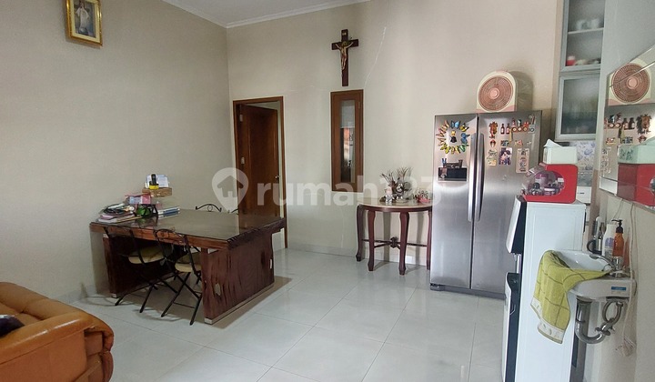 ******** Duta Garden