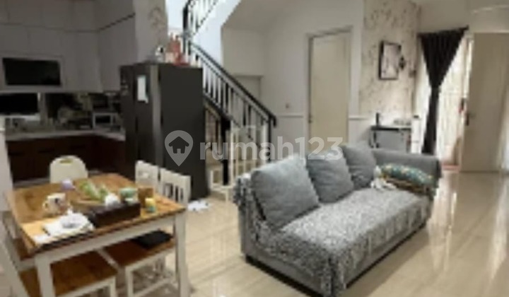 Dijual Rumah Siap Huni di Duta Garden. Luas 8X20m