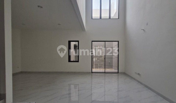 Disewakan Rumah Brand New Di Villa Pasir Putih 5, PIK 2 1