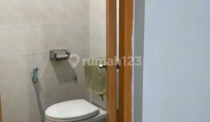 Disewa Rumah Siap Huni Taman Palem Lestari. Ukuran 6X15m 2 Lantai 2