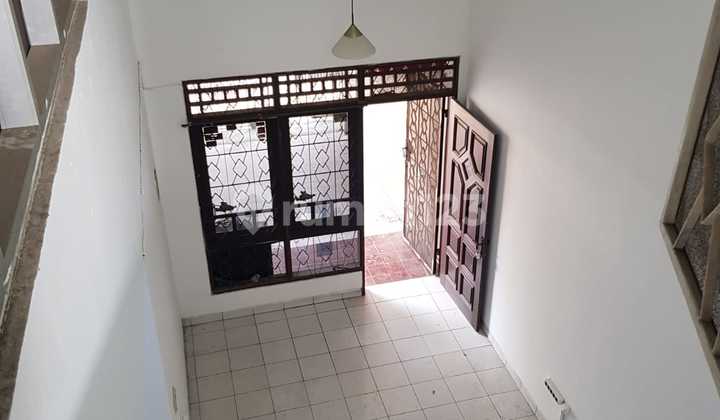 Nice House for Rent in Duta Garden Nice House for Rent in Duta Garden
