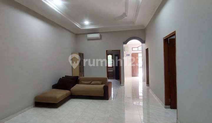 Disewakan Rumah Bagus Siap Huni di Duta Garden. Bebas Banjir Disewakan Rumah Bagus Siap Huni di Duta Garden. Bebas Banjir