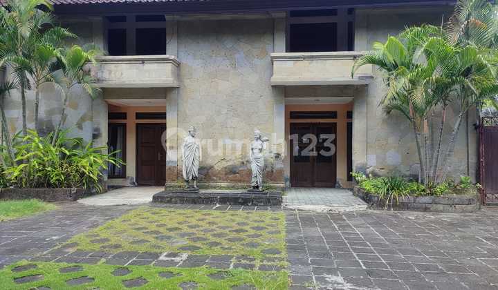 House for Sale in a Very Strategic Location, Denpasar, Bali 2