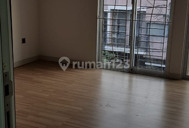 Dijual Rumah di Taman Semanan Indah. Siap Huni