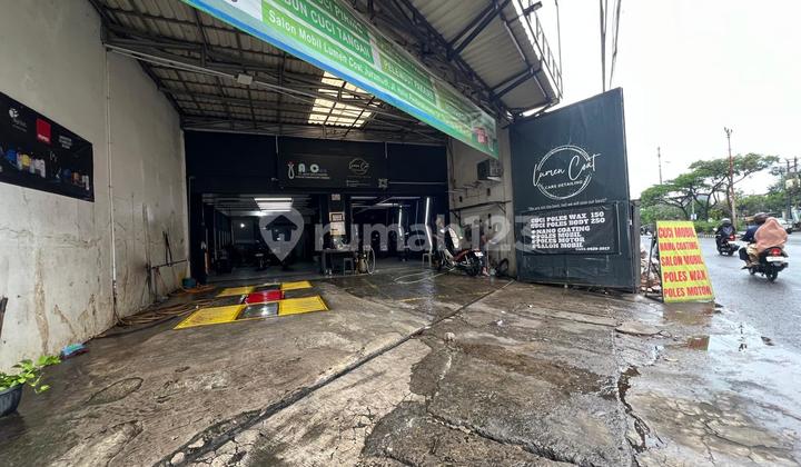 For Rent: Shophouse in Halim Perdana Kusuma, East Jakarta. Strategic Location.