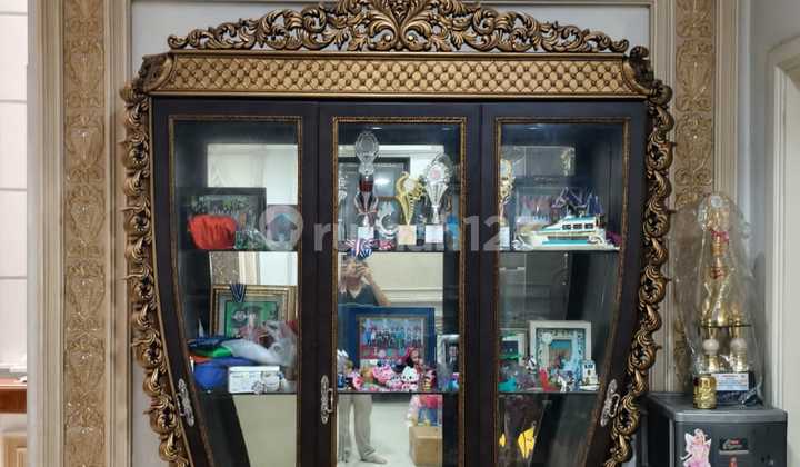 Dijual Rumah Bagus Siap Huni di Jakarta Barat. Luas 10x20m 3,5 Lantai