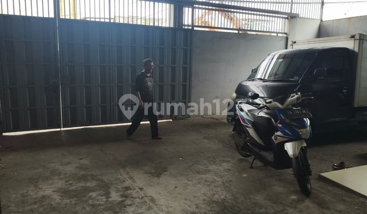 For Sale House on 20 Desember Street, Pegadungan, Kalideres. Suitable for Home Industry. 2