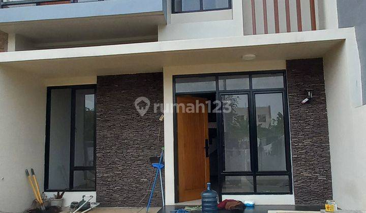 Rumah Modern 2 Lantai Lokasi Dekat Tol Bsd 2