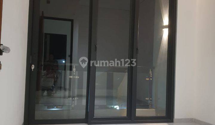 Rumah Hoek 2 Lantai Lokasi Dekat Tol Bsd 2