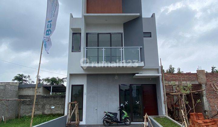 Rumah 2 Lantai Lokasi Dekat Universitas Pamulang 1