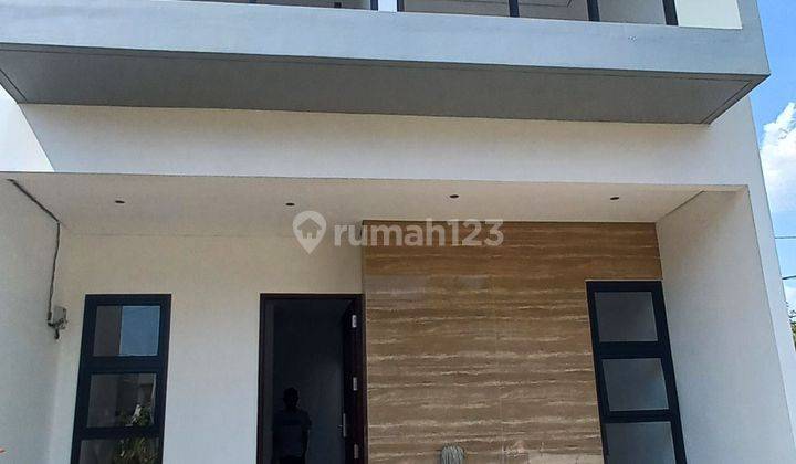 Rumah Scandinavian Lantai  Lokasi Dekat Tol Bsd 2