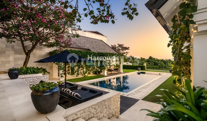 Luxury Modern Colonial Villa with Panoramic Views – Tumbak Bayuh
