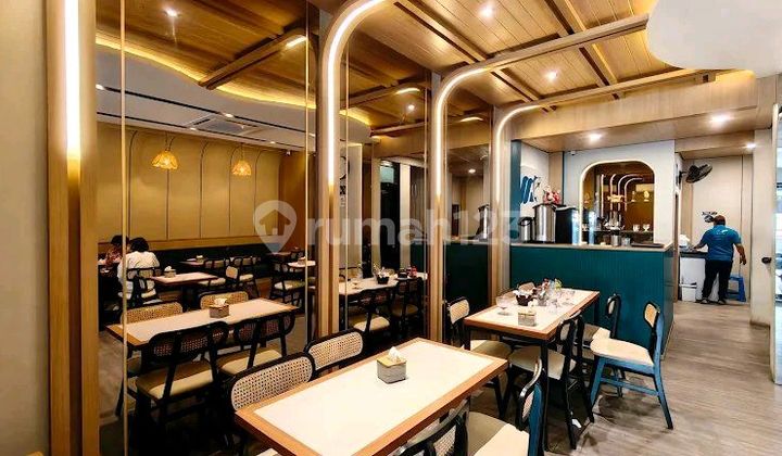 Ruko Danau Sunter Utara, Land Area 144m²/Building Area 180m². 3 Floors, Strategic Location. 2