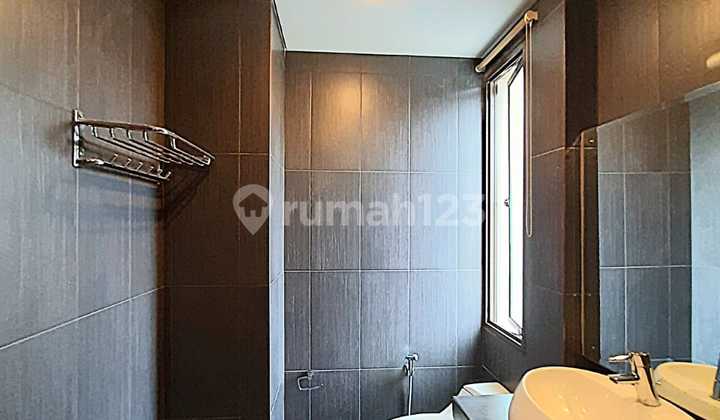 Rumah Minimalis Modern dengan Kolam Renang di Pondok Ranji