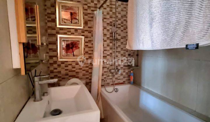 Rumah 2 Lantai Depan Taman Di Discovery Bintaro Sektor 9